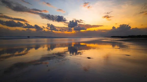 사진이야 구름낀 장면적 시간이야 반사됩니다 풍경이죠 아름다운 인도네시아 발리의 켈란팅 — 스톡 사진