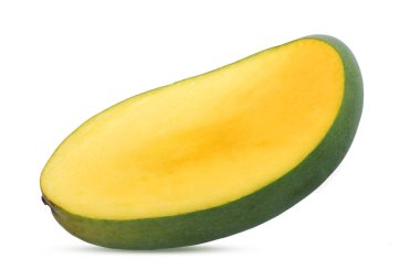 Beyaz arka planda izole edilmiş tatlı mango meyvesi