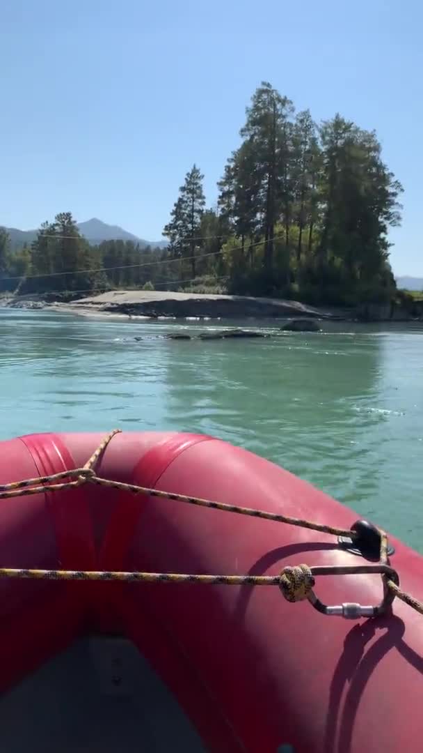 Vidéo Verticale Mouvement Contre Courant Sur Bateau Moteur Sur Une — Video