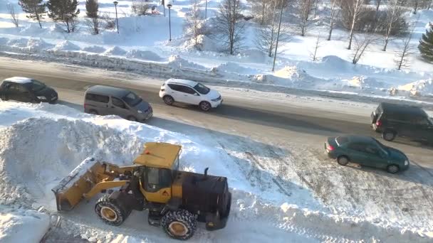 Januari 2022 Kemerovoregionen Ryssland Stor Orange Traktor Rengör Snö Från — Stockvideo