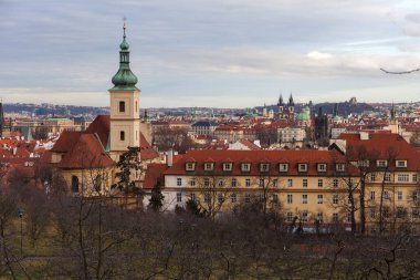 Prag eski kenti kış kaleleri Avrupa sokakları eski Avrupa