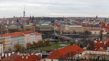 Prag eski kenti kış kaleleri Avrupa sokakları eski Avrupa