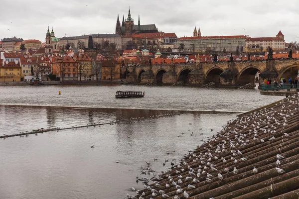 プラハ旧市街冬の城通りヨーロッパ旧市街 — ストック写真