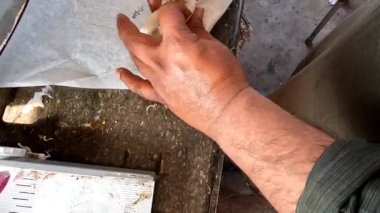 Tavuklu shawarma rulo kağıt, baharatlı paket Pakistanlı ve Hint sokak yemekleri