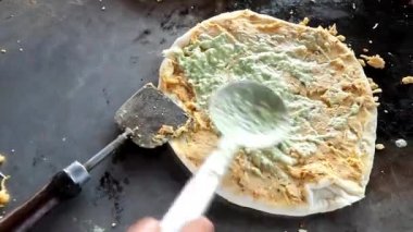 Nan ya da ekmek sokağına Chutney ve lahana salatası serpiştirmek