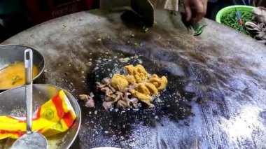 Yeşil biberi kesme 4K kısa video klibi