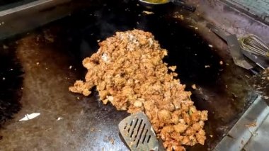 Izgara tavuk doğrama 4K kısa video klibi