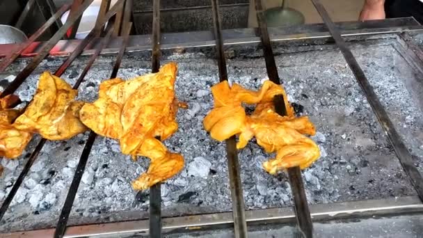 Bbq Frango Perna Bobina Fogo Paquistão Rua Comida Vídeo Alta — Vídeo de Stock