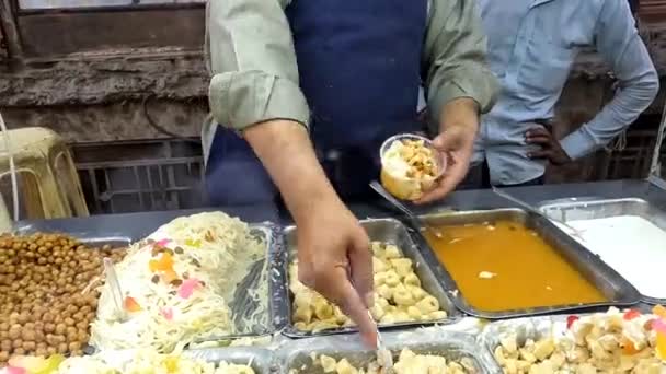 Výroba Ruského Salátu Pákistánu Pouliční Stánek Vysoké Rozlišení Videa — Stock video
