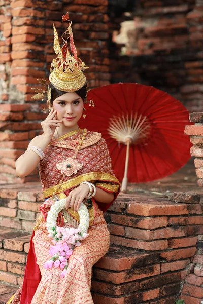 Moda Jovem Bela Mulher Asiática Tailandês Traje Tradicional Vermelho Com — Fotografia de Stock