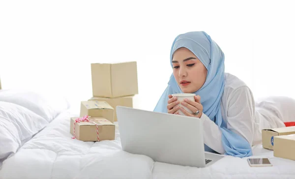 Young Attractive Asian Woman Sleepwear Muslim Dress Holding Coffee Cup — Stock Photo, Image