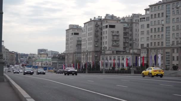 모스크바 러시아 2021 모스크바 역사의 중심지 볼쇼이 카메니 다리의 크렘린으로 — 비디오
