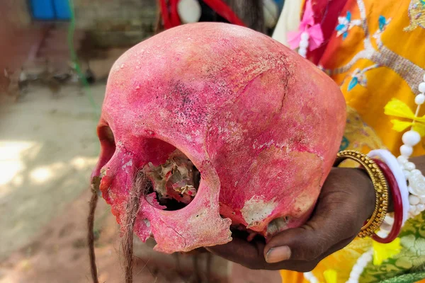 Picture Human Skull Held Woman Tantrik Black Magician Hand Who — стокове фото