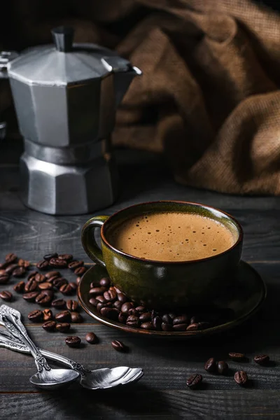 Kaffeetasse Und Kaffeebohnen — Stockfoto