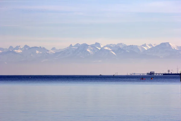 Océano, montañas, mar — Foto de Stock