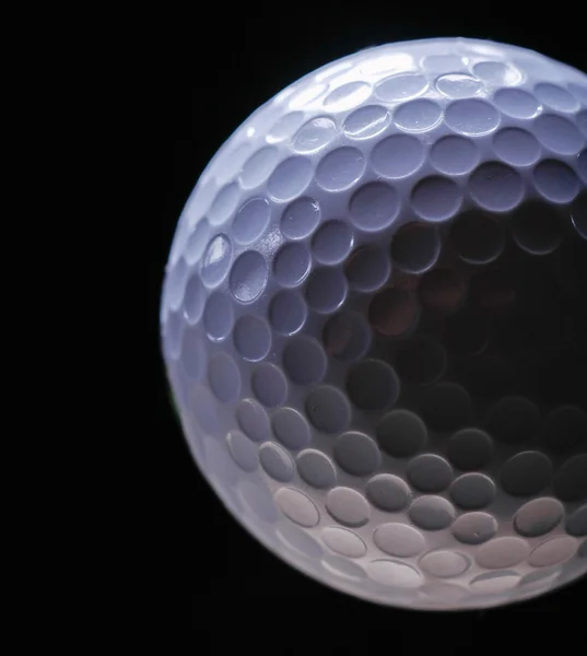 Un primer plano de una pelota de golf —  Fotos de Stock