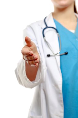 Bir kadın doktor el sıkışma