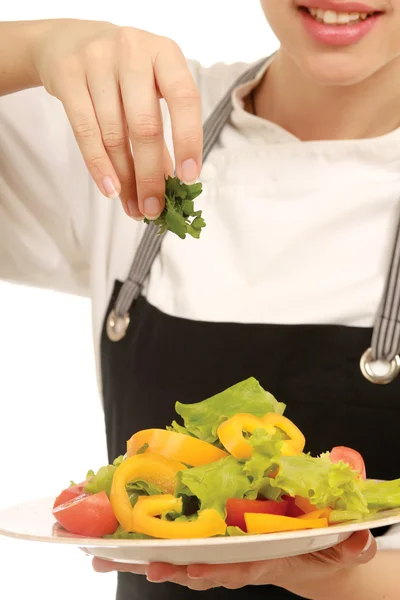 Junge Köchin in Uniform bereitet Mea zu — Stockfoto