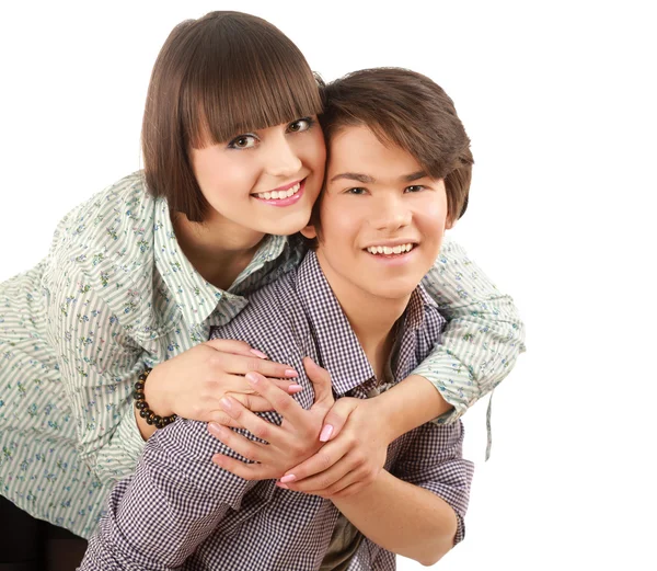 Portrait de jeune couple souriant heureux — Photo