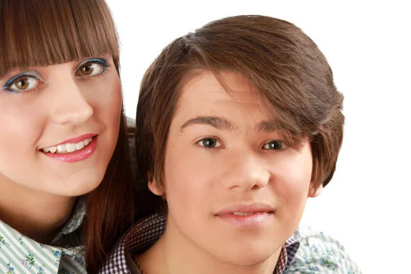 Retrato de jovem feliz casal sorridente — Fotografia de Stock