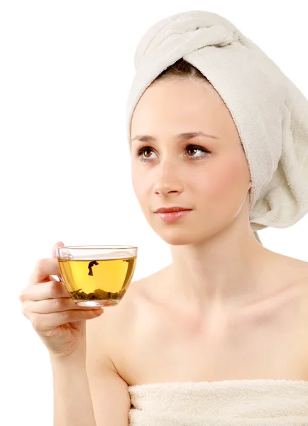Junge Frau genießt Tee — Stockfoto