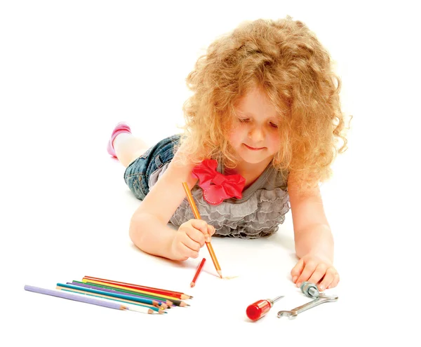 Menina desenho com lápis em casa — Fotografia de Stock