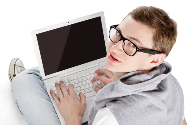 Homem trabalhando com um laptop — Fotografia de Stock