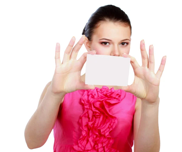 Une femme souriante debout avec blanc — Photo