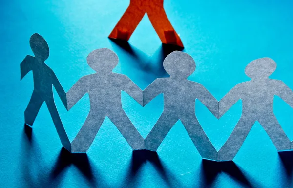 onların lideri olan kağıt insanlar