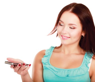 cep telefonu kullanan kadın