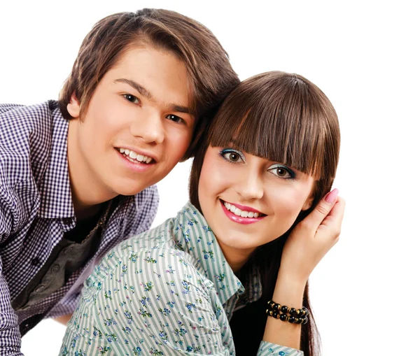 Retrato de jovem feliz casal sorridente — Fotografia de Stock