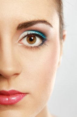 kadın gözü ile egzotik tarzı makyaj