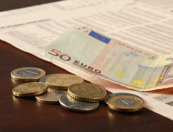 Geld: Euromünzen und -scheine — Stockfoto