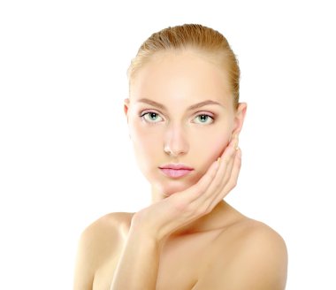 güzel bir kadının yüzüne dokunmak