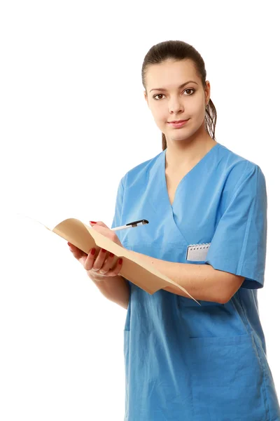 Un medico donna con una cartella — Foto Stock