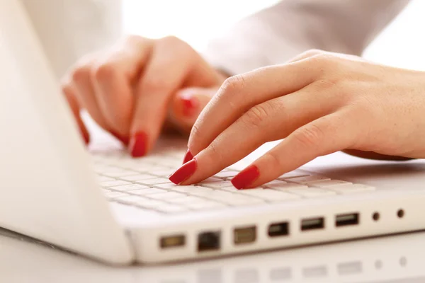 Close-up of businesswoman typing documents — Stock Photo, Image