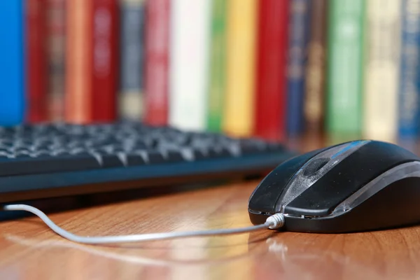 Computer mouse on the desk — Stock Photo, Image