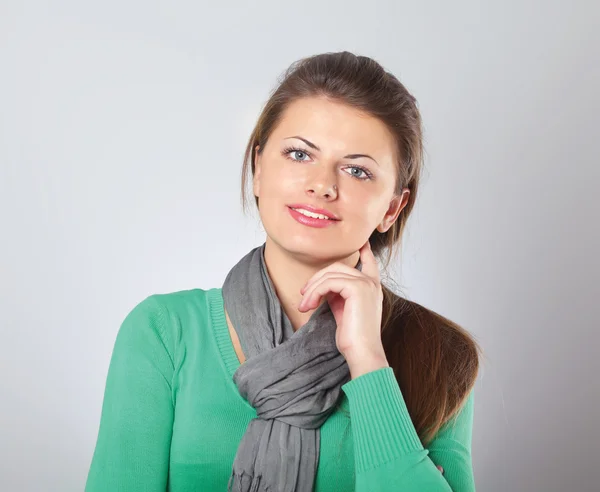 Bella giovane donna in cerca — Foto Stock