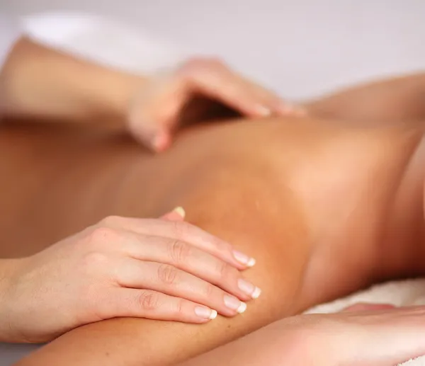 Kobieta otrzymania masażu — Zdjęcie stockowe