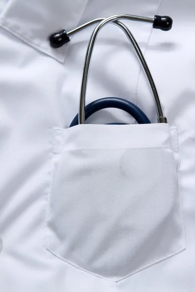 Uno stetoscopio medico in tasca — Foto Stock