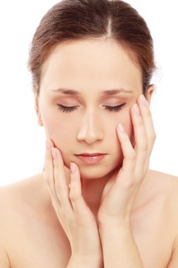 eller yanaklarının üstüne güzel bir kadınla