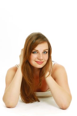 Gülümseyen genç bir kadının portresi