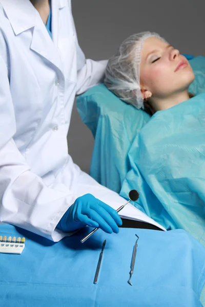 Operating a patient — Stock Photo, Image