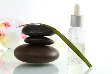 Siyah taşlar ve spa yığını