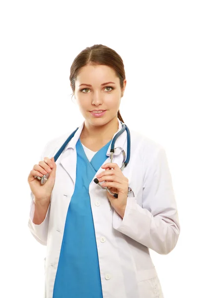 Portrait d'une femme médecin en uniforme avec stéthoscope — Photo