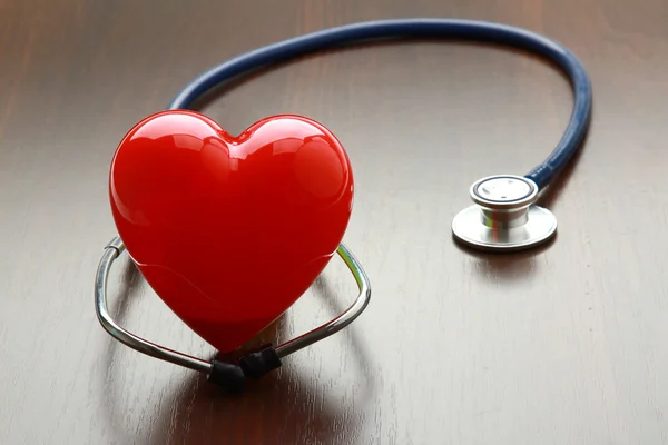 A heart with a stethoscope — Stock Photo, Image