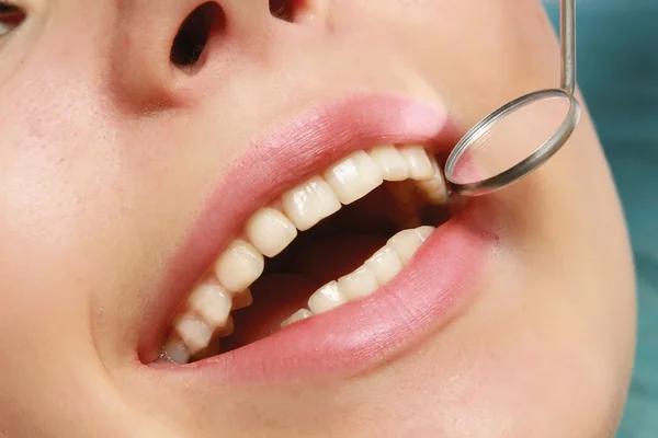Kadını dişçi — Stok fotoğraf