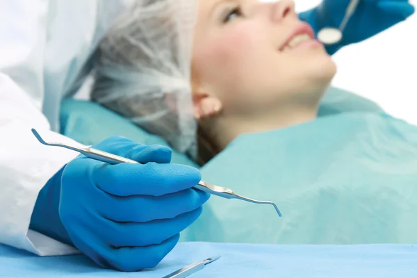 Kvinna på tandläkarens — Stockfoto