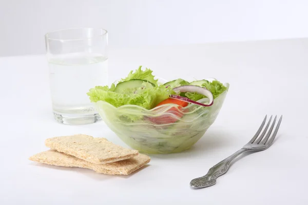 Cibo sano: una ciotola con insalata fresca — Foto Stock