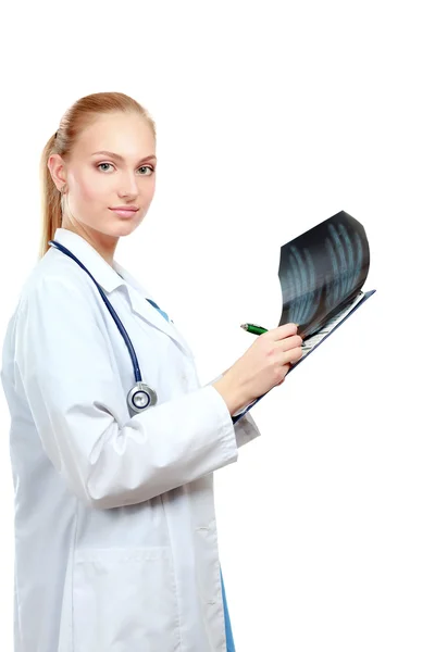 Γυναίκα γιατρό εξέταση μια ακτινογραφία — Φωτογραφία Αρχείου